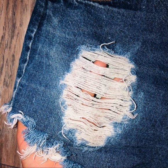 Vintage Levi’s High Rise Distressed Denim Shorts - Picture 7 of 13